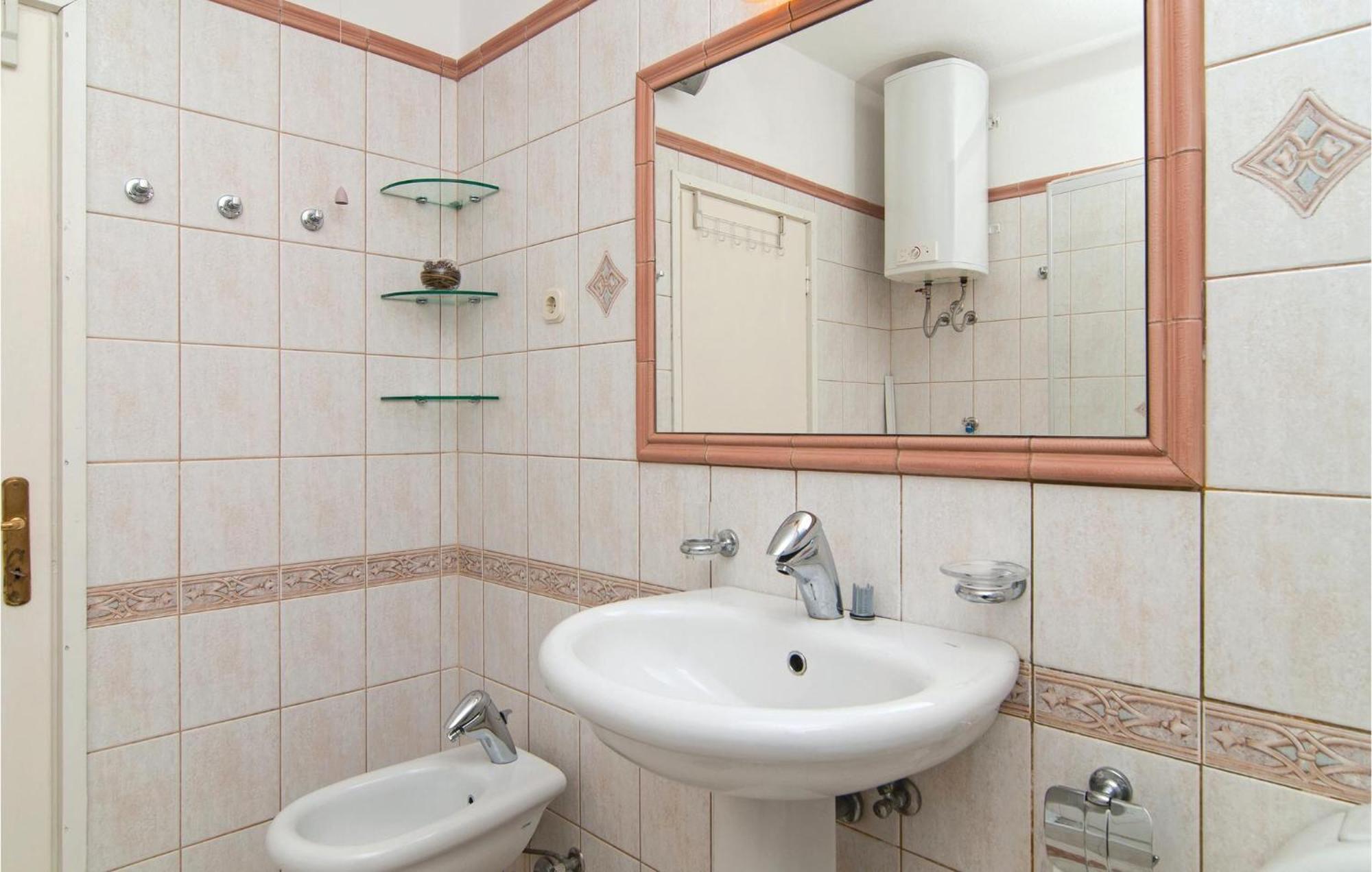 3 Bedroom Cozy Home In Supetar Ngoại thất bức ảnh